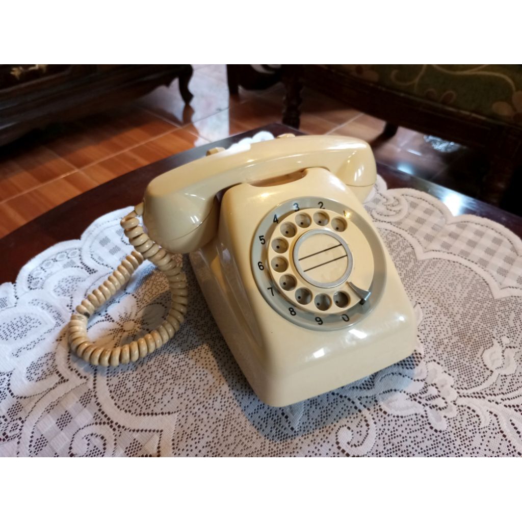 Pesawat Telepon Telpon Kabel Jadul Antik Vintage Kondisiny Mulus Lawas Tua Kuno Retro Klasik Classic