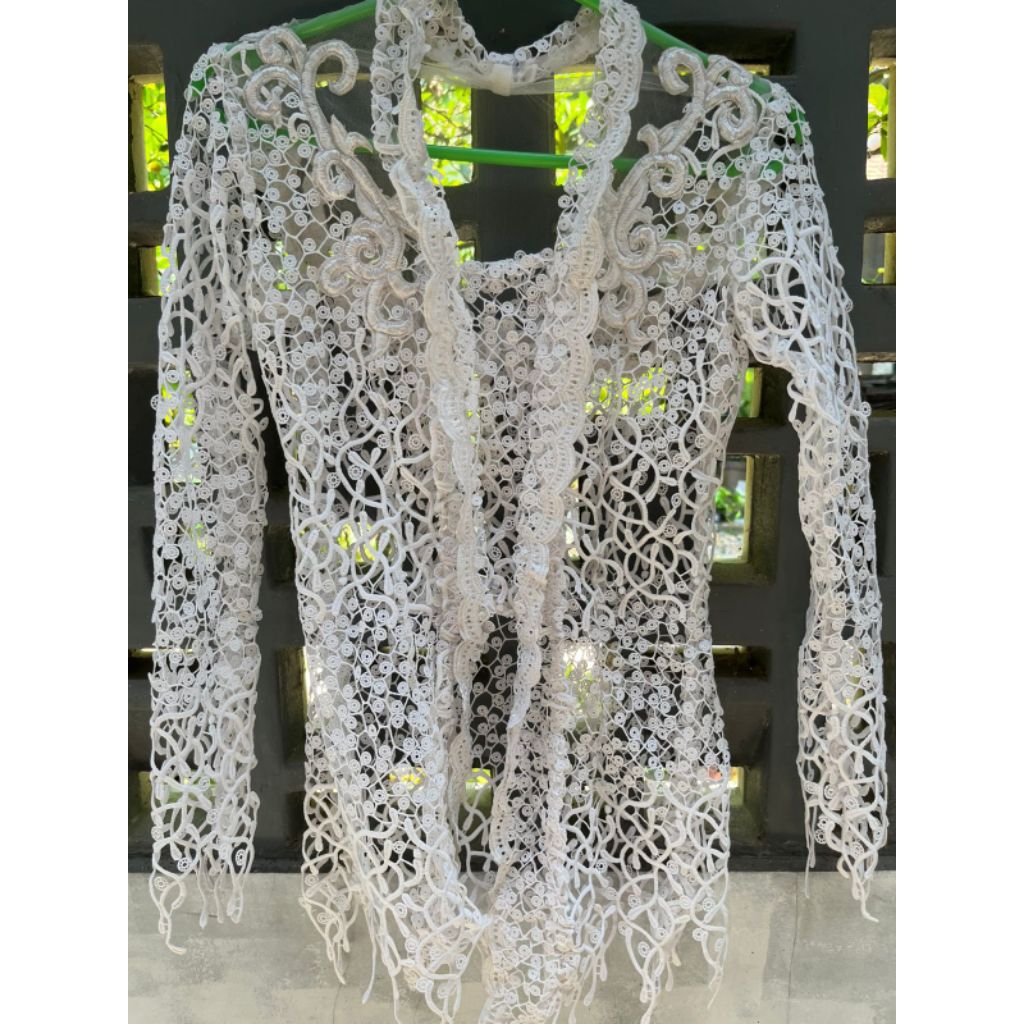 kebaya putih preloved