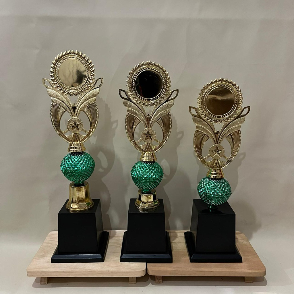 Trophy Piala Mini Body Bola Duri