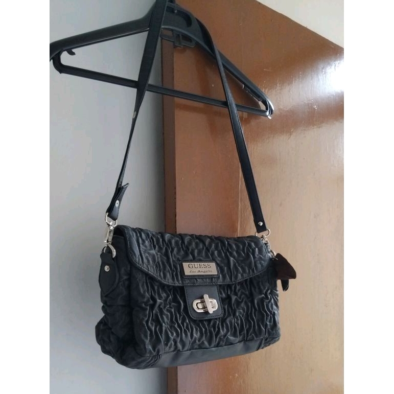 PRELOVED TAS (SHOULDER BAG) GUESS LA