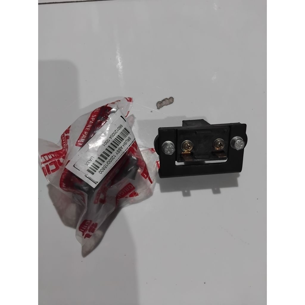BRUSH ASSY MESIN GENSET LONCIN LC 12000 - LC 15800 / CARBON BRUSH ASSY GENSET LONCIN ORI