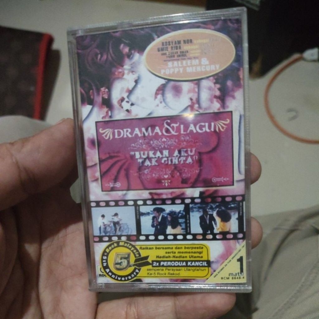 kaset pita poppy mercury drama dan lagu