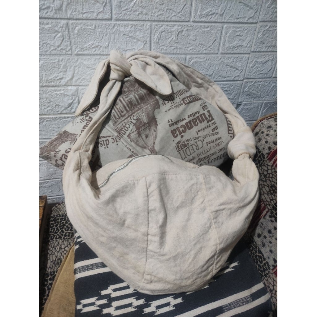 Tas Sling Kanvas Katun Preloved