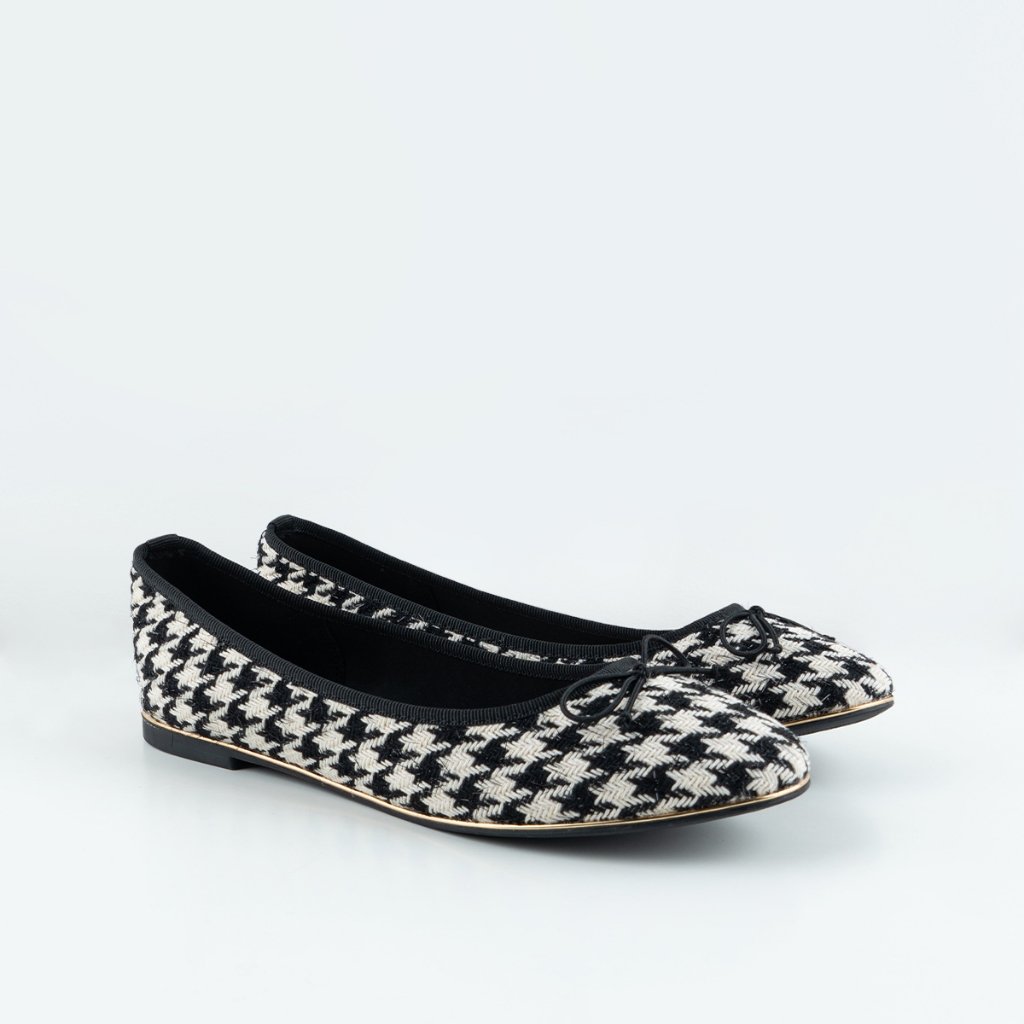 URBAN&CO Brielle Flatshoes Sepatu Sandal Kerja Slip On Wanita Kekinian