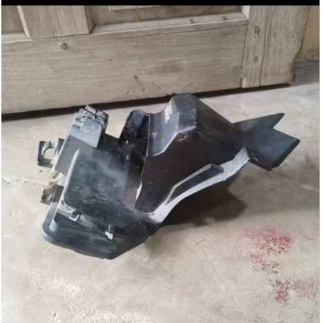 Spakbor kolong / cover tabung air radiator VARIO 125 NEW ORI COPOTAN