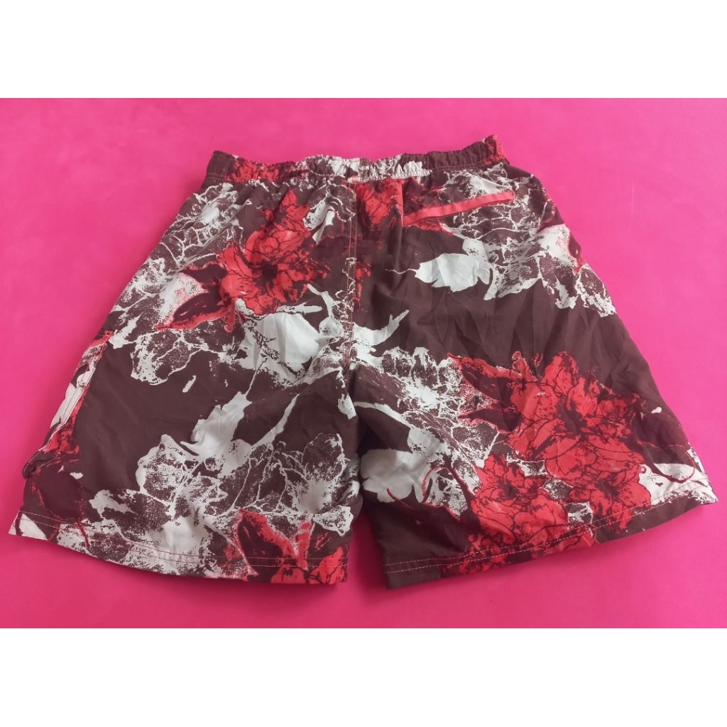 celana pantai pria.Arena.