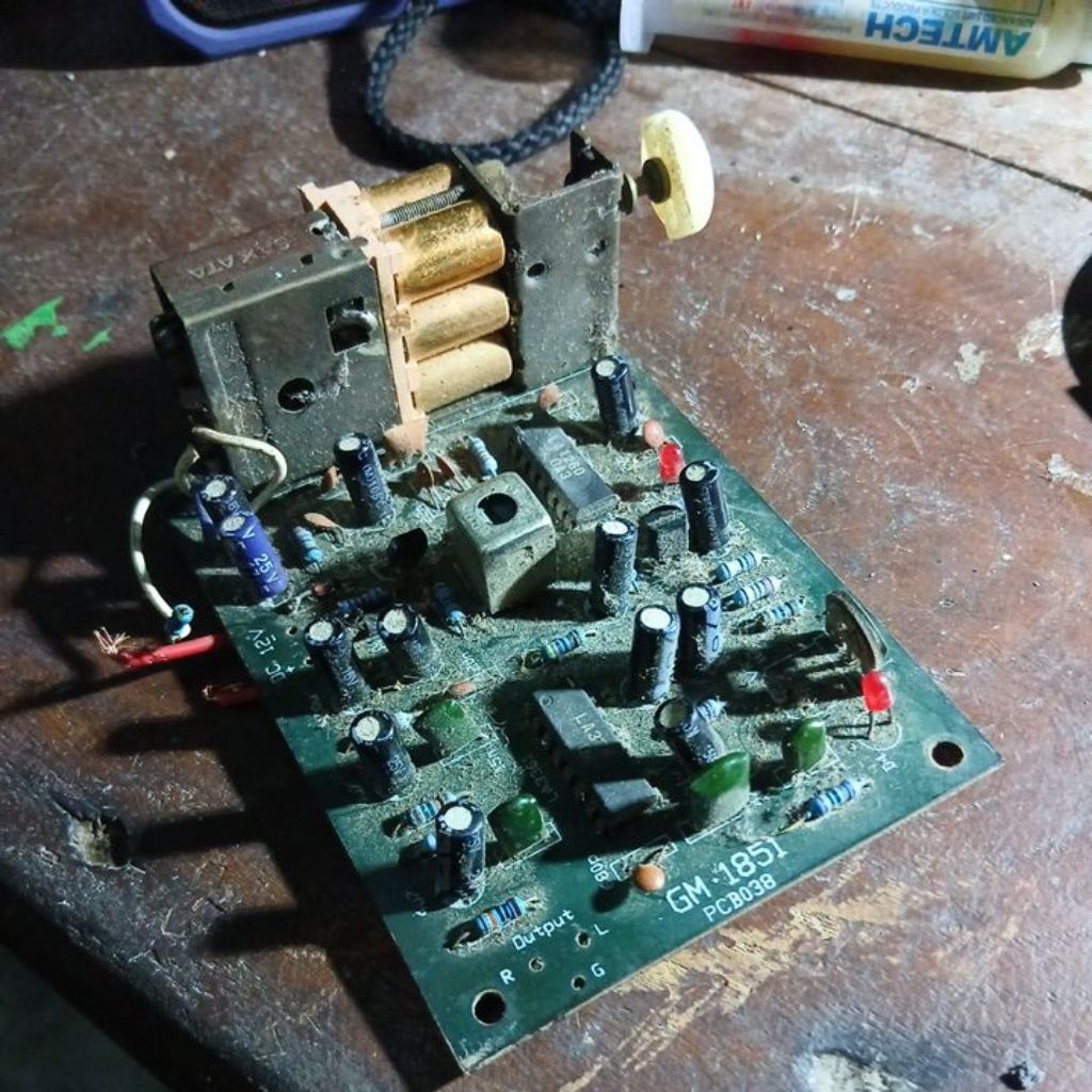 radio tuner FM radio merek sakata bahan