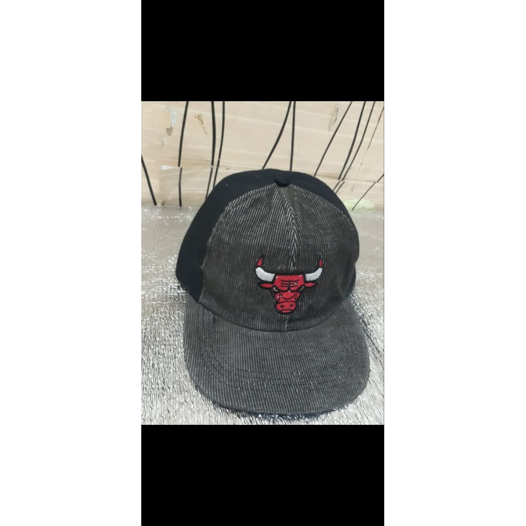 Topi Chicago Bulls