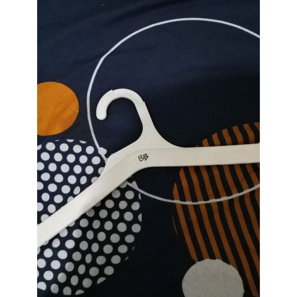 Hanger Plastik Baju Uk 44 Preloved Trifting
