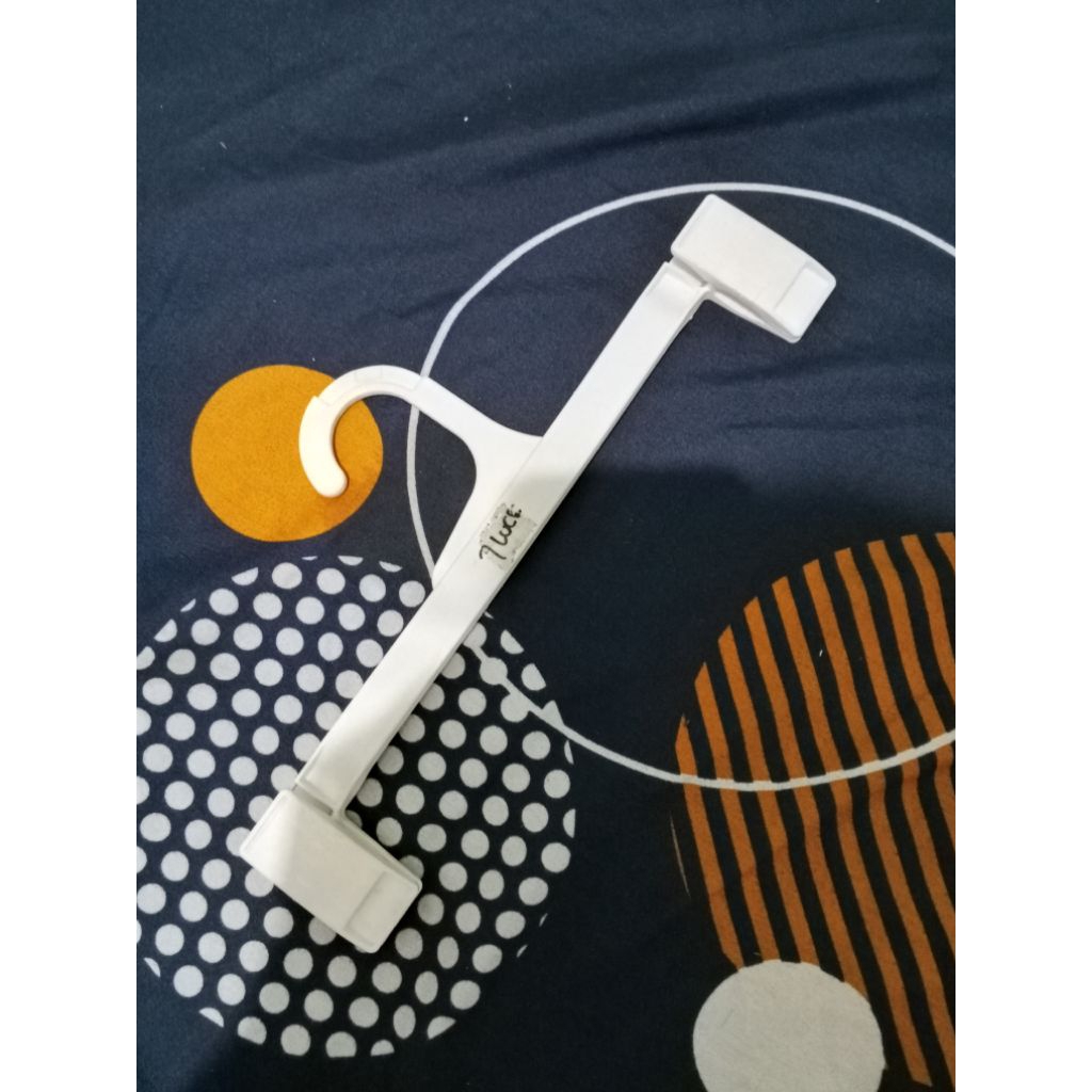 Hanger Celana Plastik Uk 30 Preloved Trifting