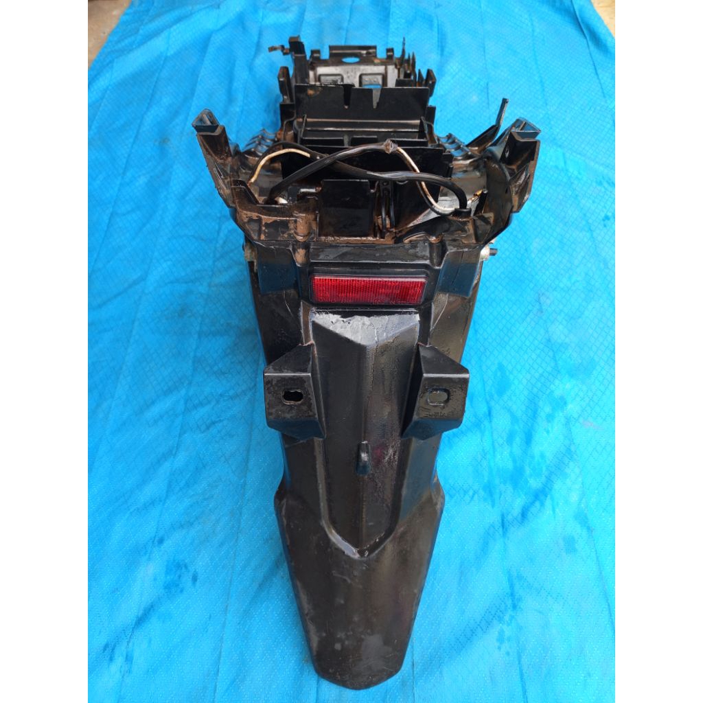 spakbor belakang Honda CB150R old Original / spakbor belakang CB150R Original copotan