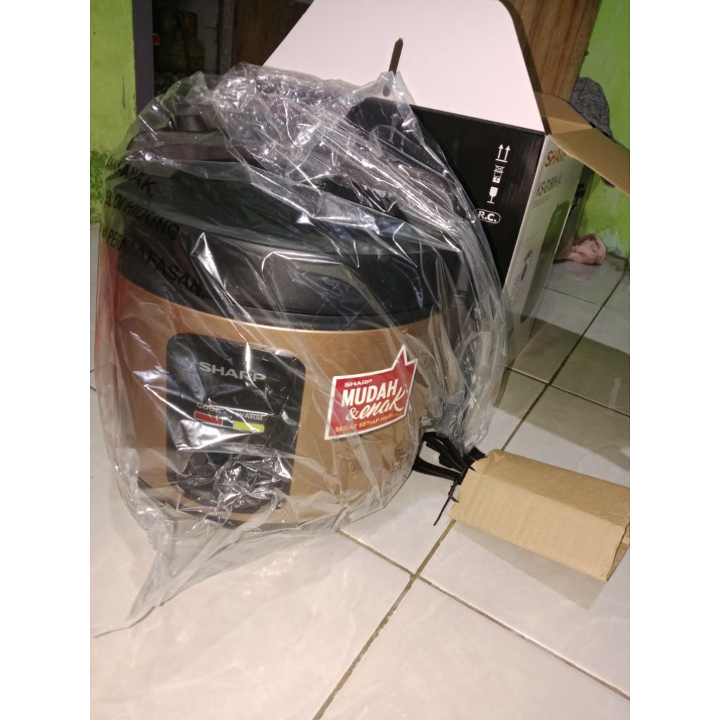 rice cooker sharp 1,8 liter
