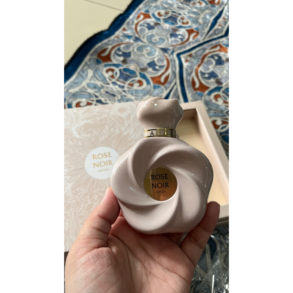 Parfum Rose Noir (Ahmed Almaghrabi)