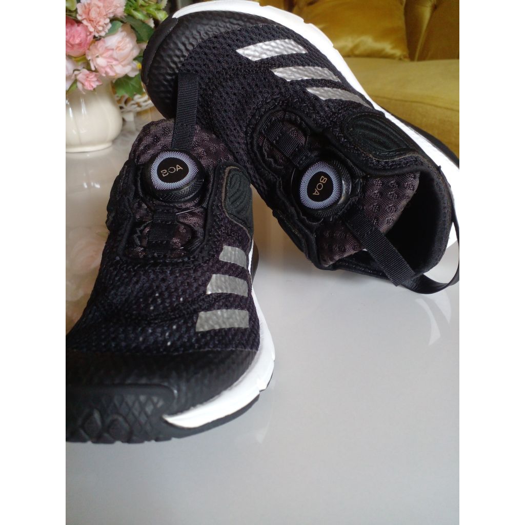 Sepatu Sekolah Anak adidas boa insole 18,5 cm ke 19 cm Preloved
