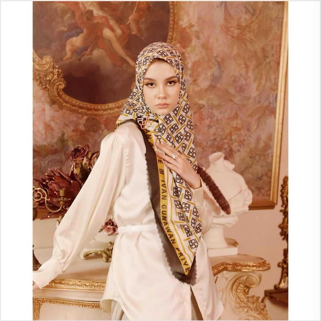 IVAN GUNAWAN PRIVE - Iconic Scarf Hijab Segi Empat Jilbab ORIGINAL By IVAN GUNAWAN