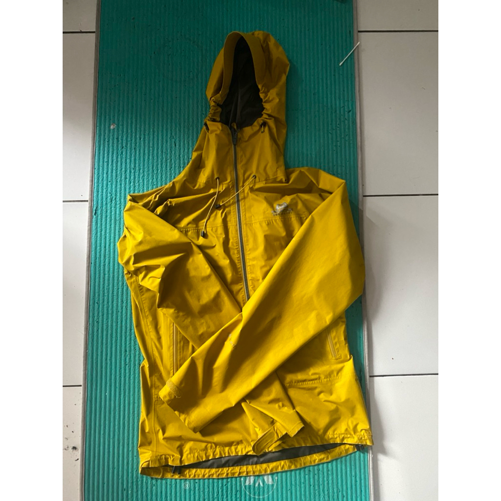 Mountain Equipment kuning
