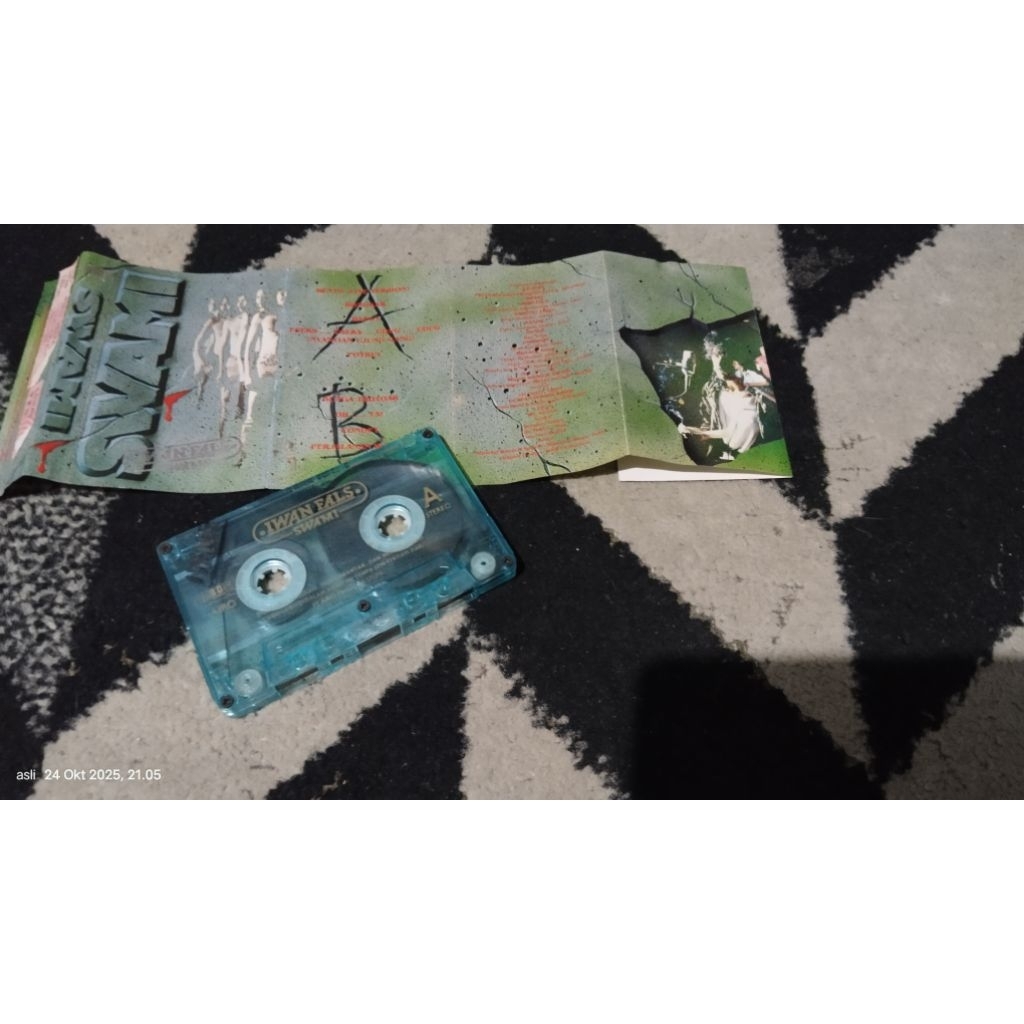 kaset pita iwan fals / swami