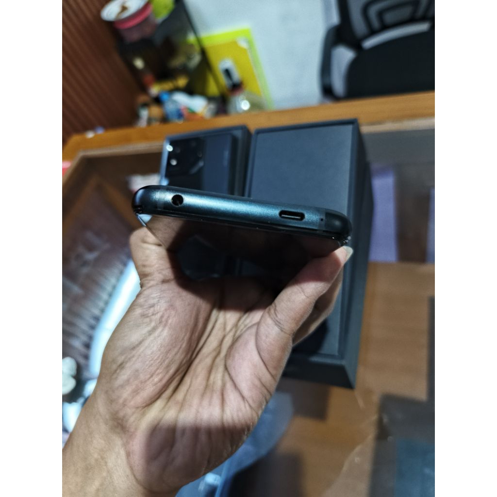 Asus Rog Phone 7 8/256 second