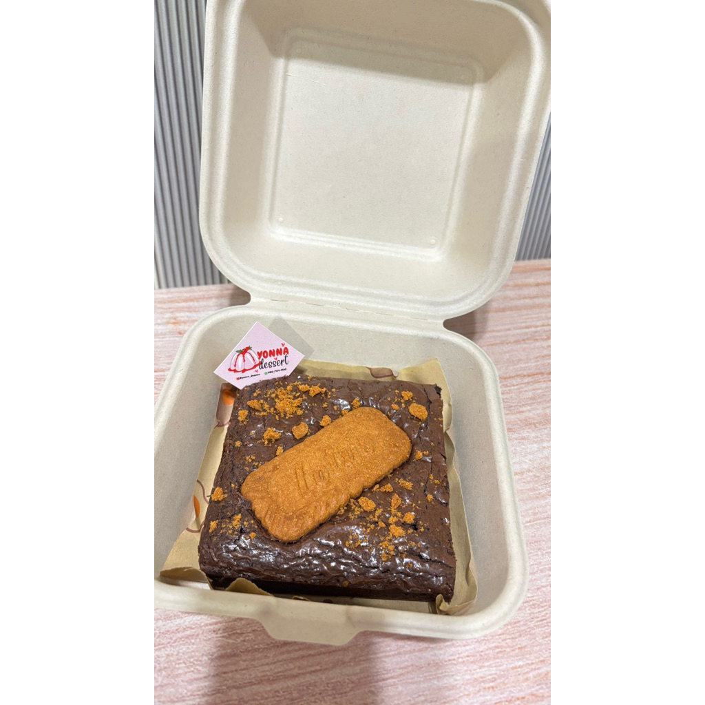 fudgy brownies biscoff lotus