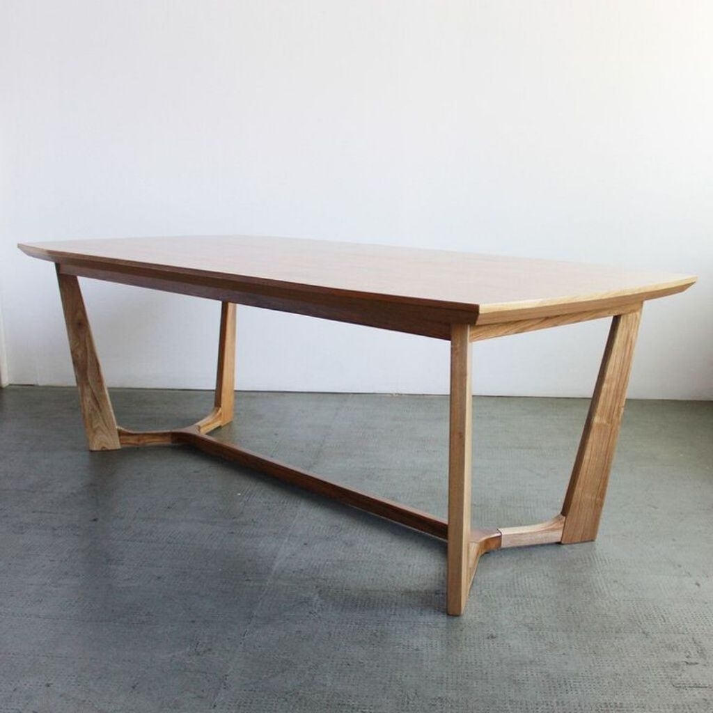 MEJA MAKAN KAYU JATI JEPARA