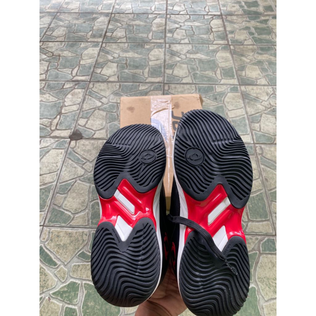 sepatu astec badminton