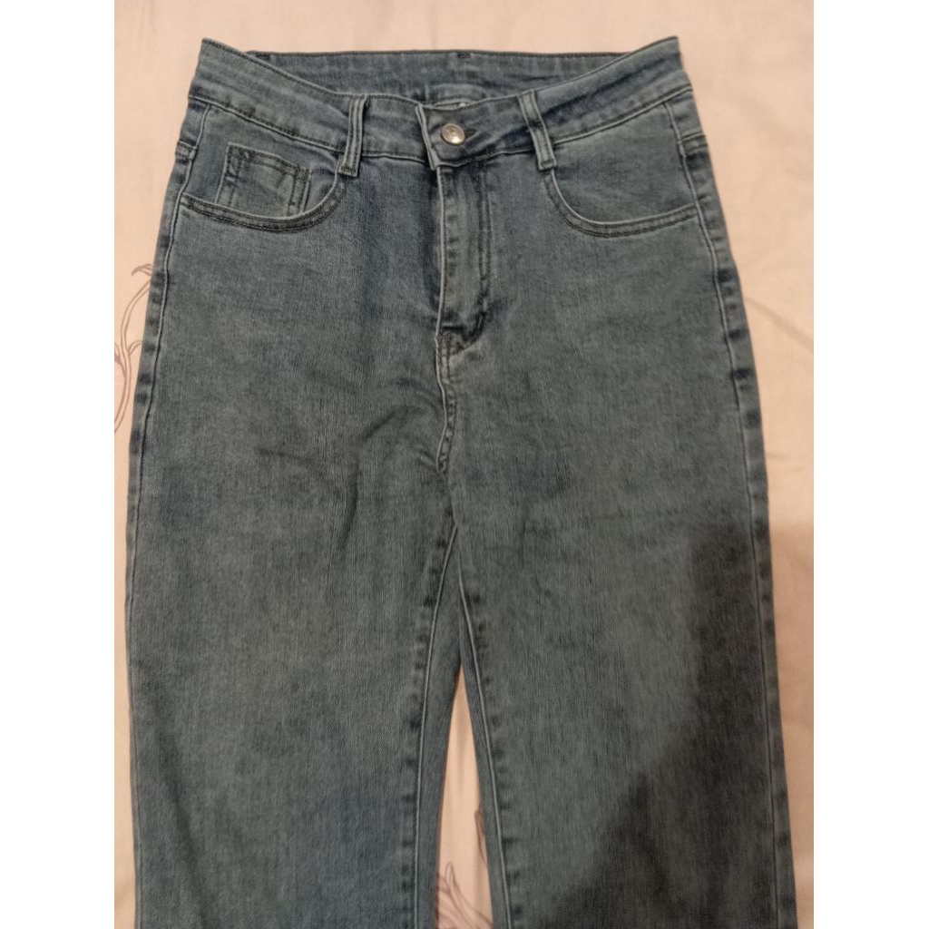 celana jeans biru wanita
