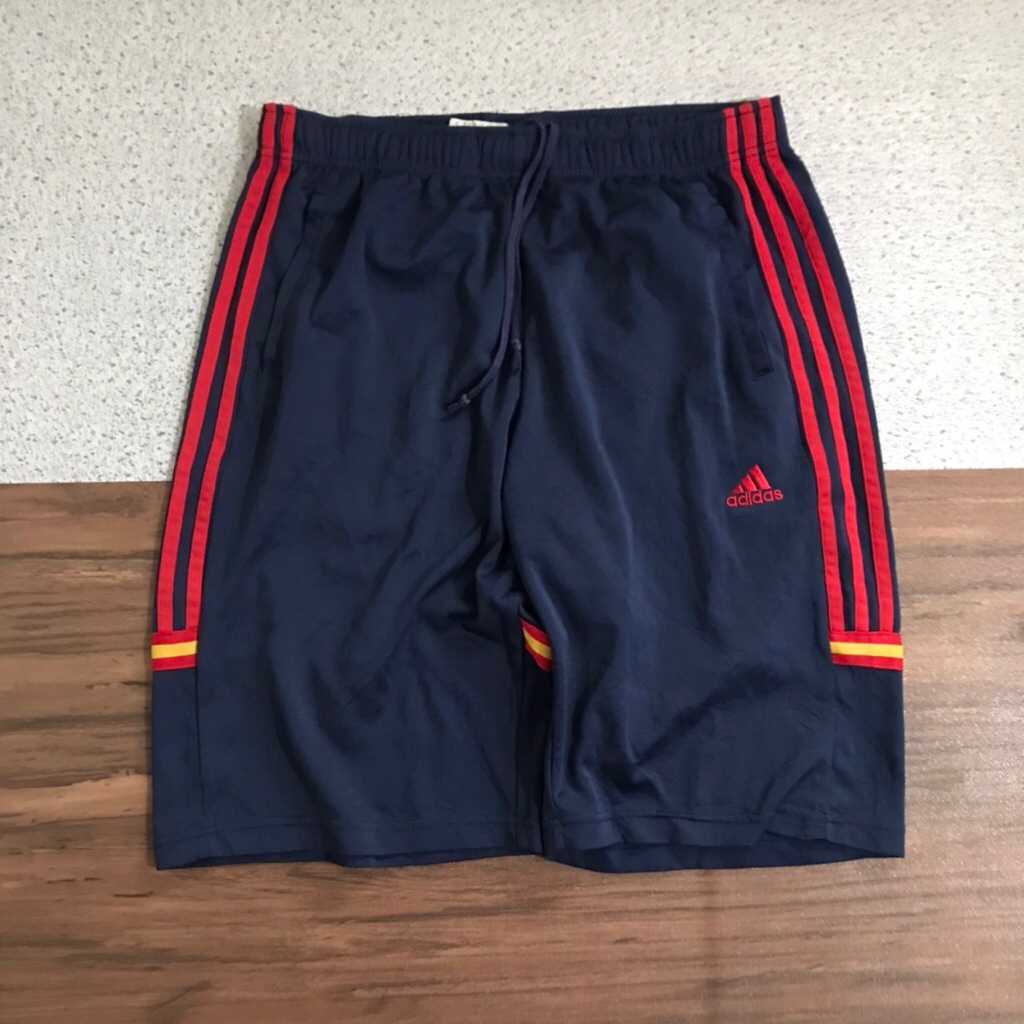 Celana Adidas size L preloved