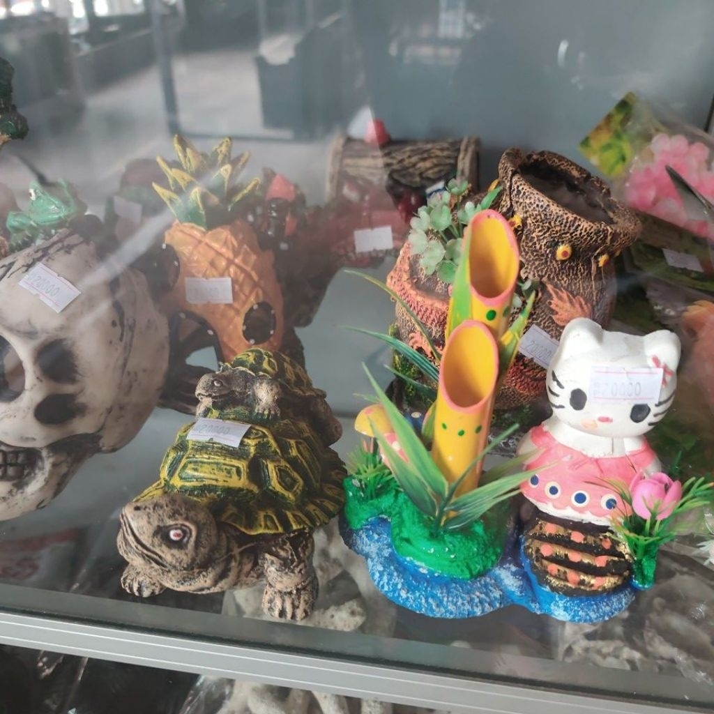 Ornamen Patung Hias Aquarium Ikan Hias Dekorasi Air Tawar & Laut
