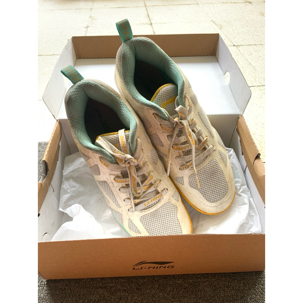 PRELOVED SEPATU BADMINTON LINING Ultra Fly 2
