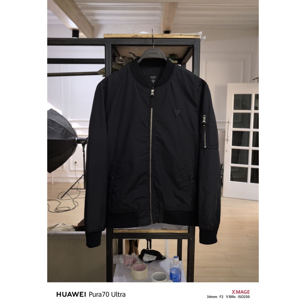 jaket bomber guess