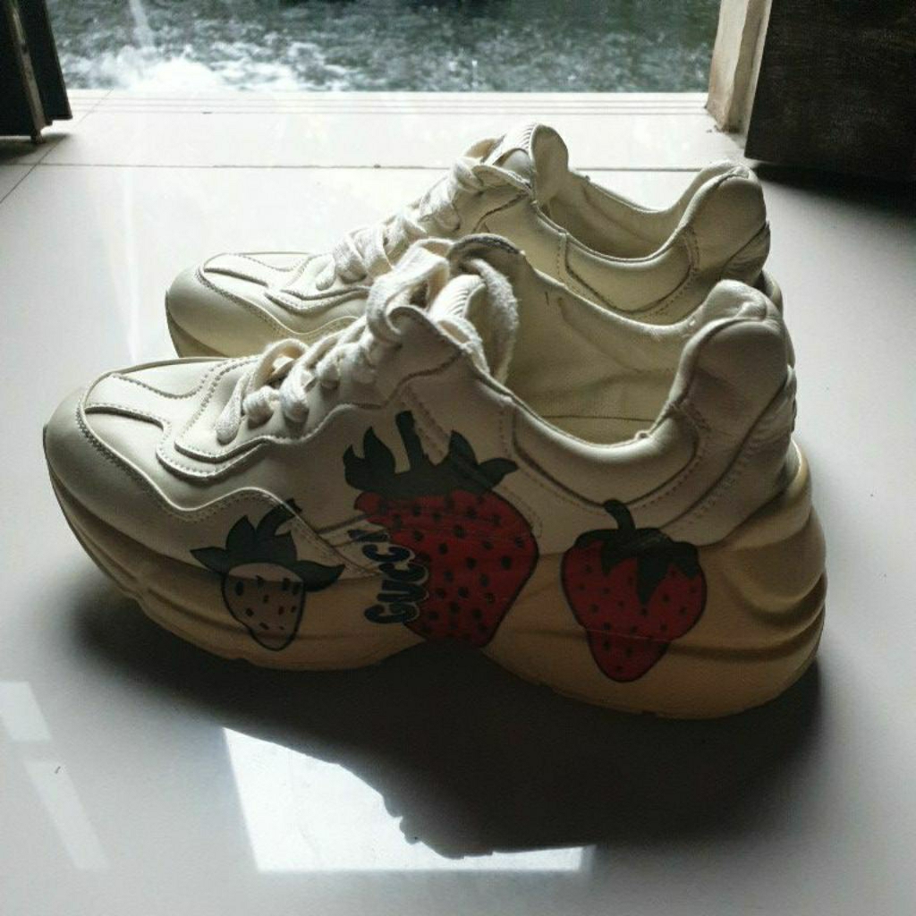 Sepatu pria wanita size 35 cm second material kulit