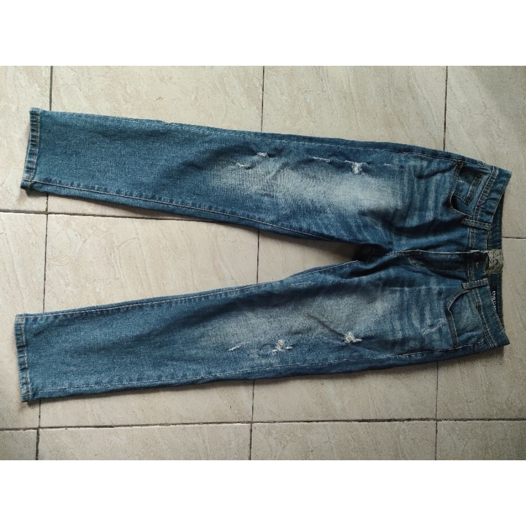 The JMC Jeans cowok