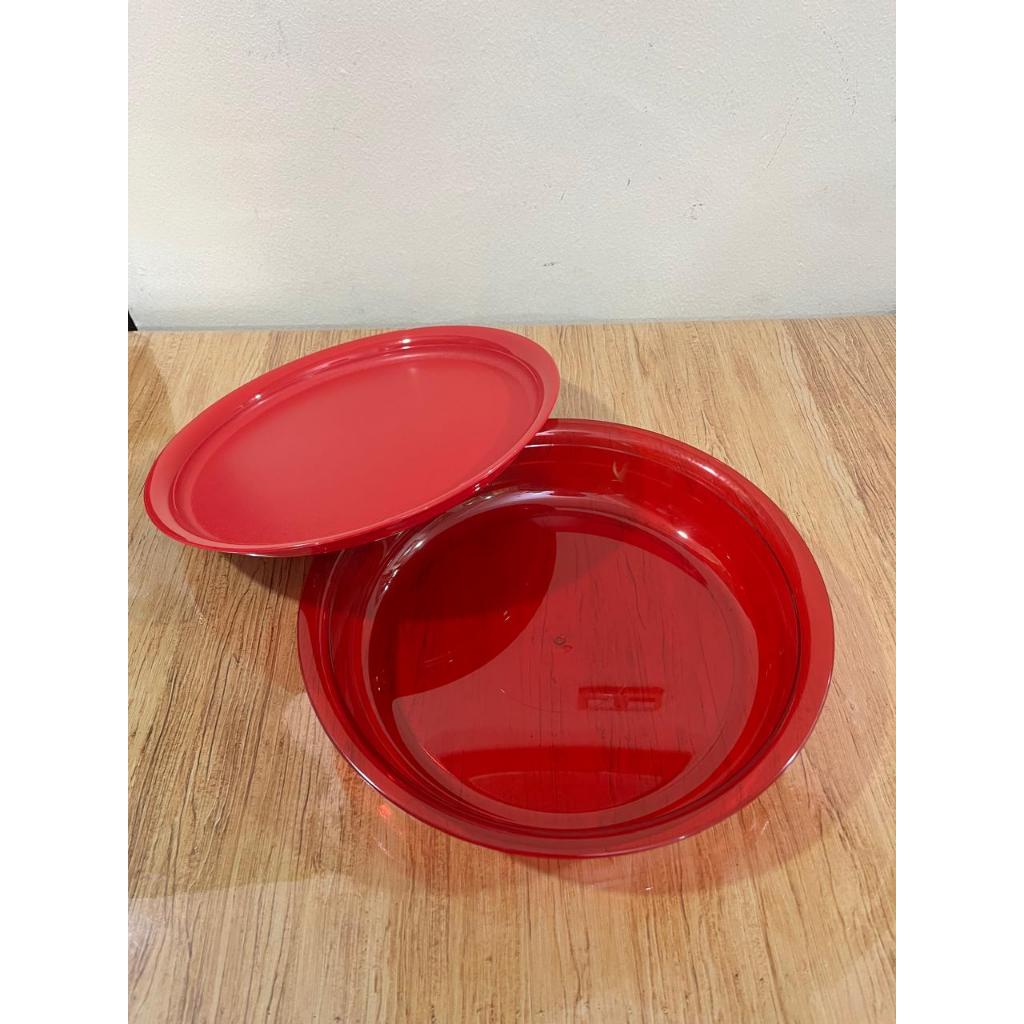 wadah makanan warna merah