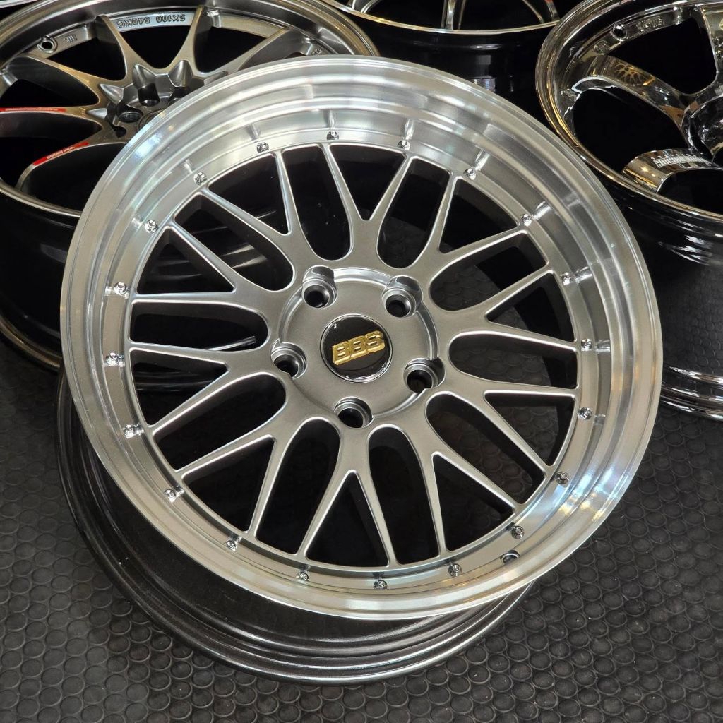 velg racing bbs lm bmw r18 pcd 5x120 lebar 8 - 9 velg racing mobil bmw r18 pcd 5x120 velg mobil raci