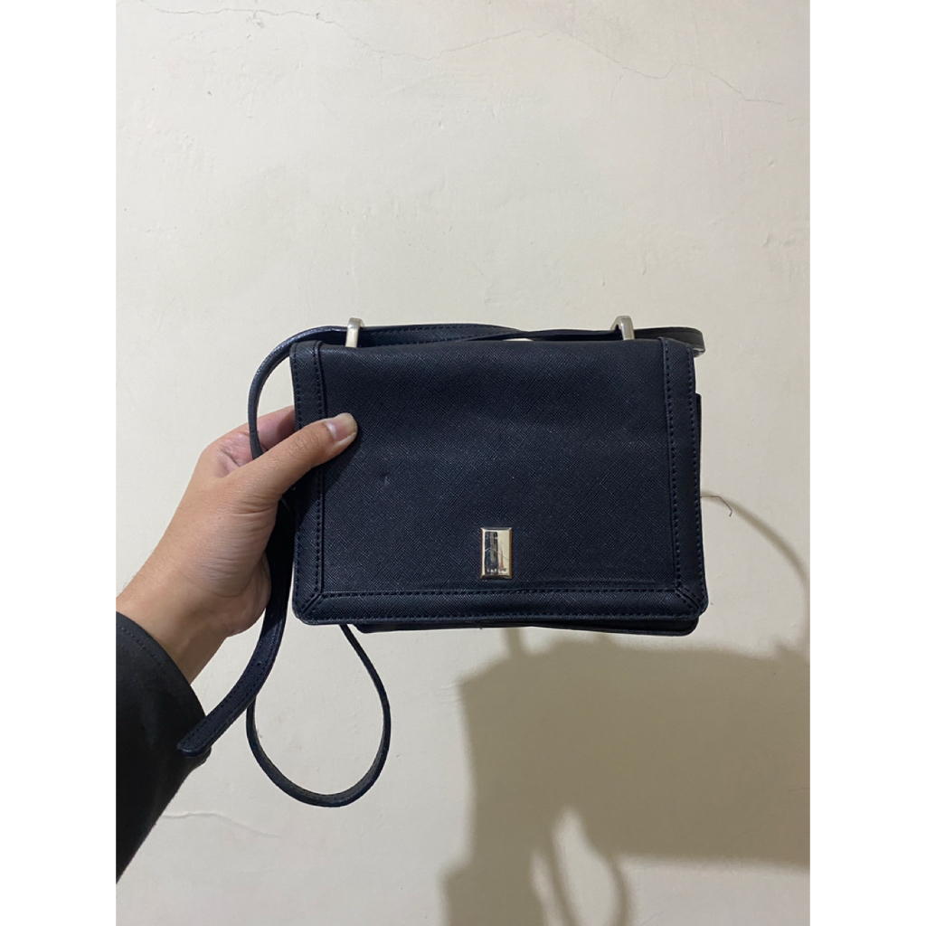 Preloved Tas Sling Bag Latem
