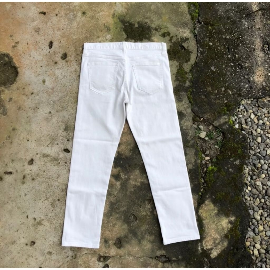 Uniqlo selvedge White ( second/bekas )