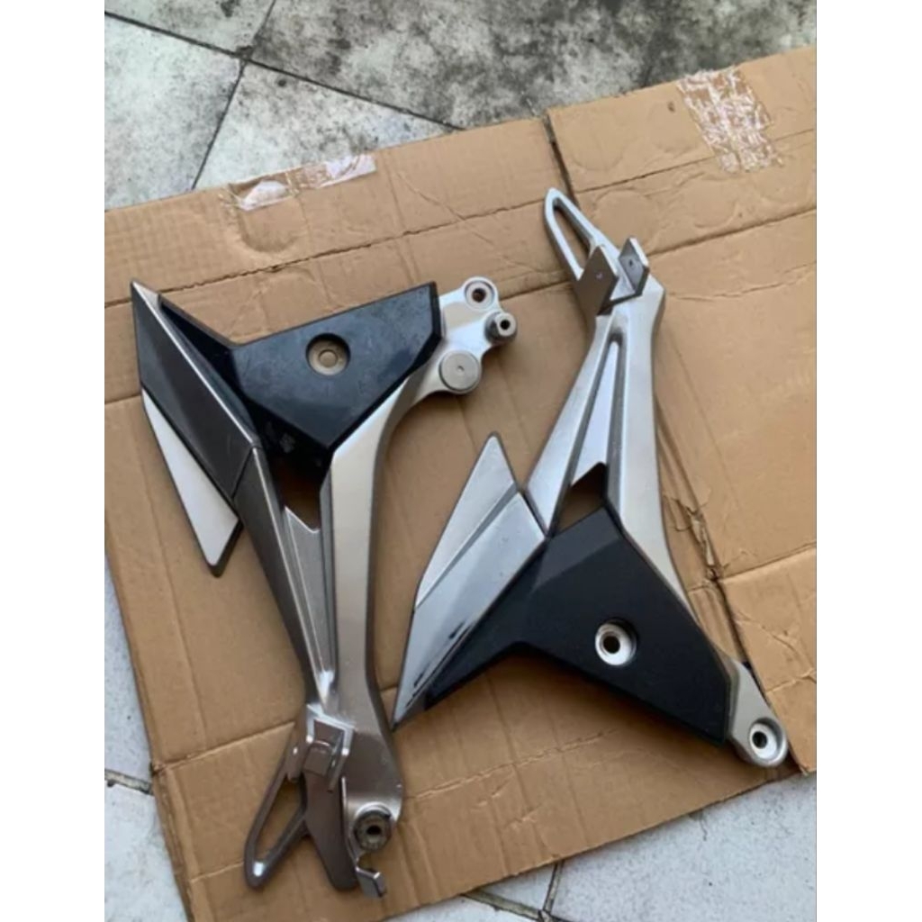 FootStep Belakang Supra X 125 FI Footstep Belakang Supra X 125 FI 2014 - 2025