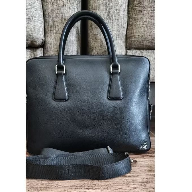 Preloved tas laptop Prada