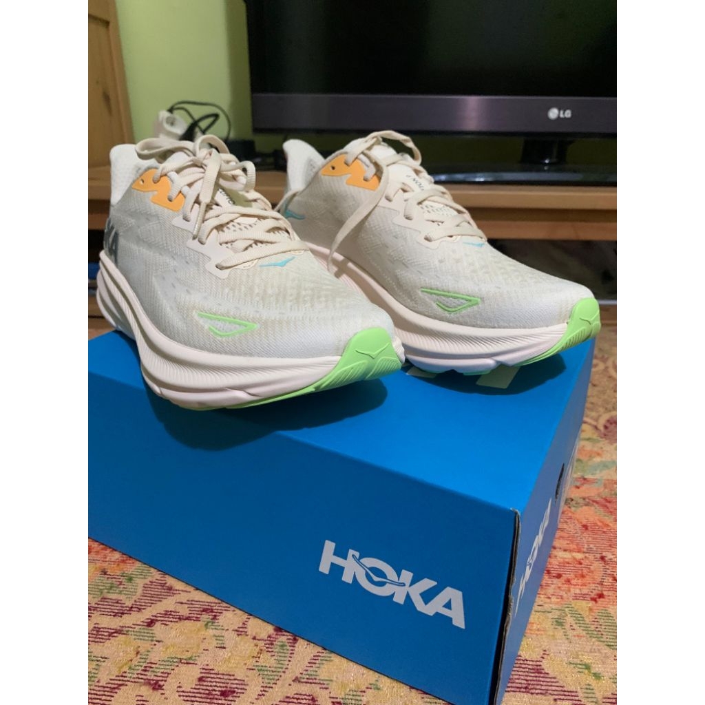 Hoka Clifton 9