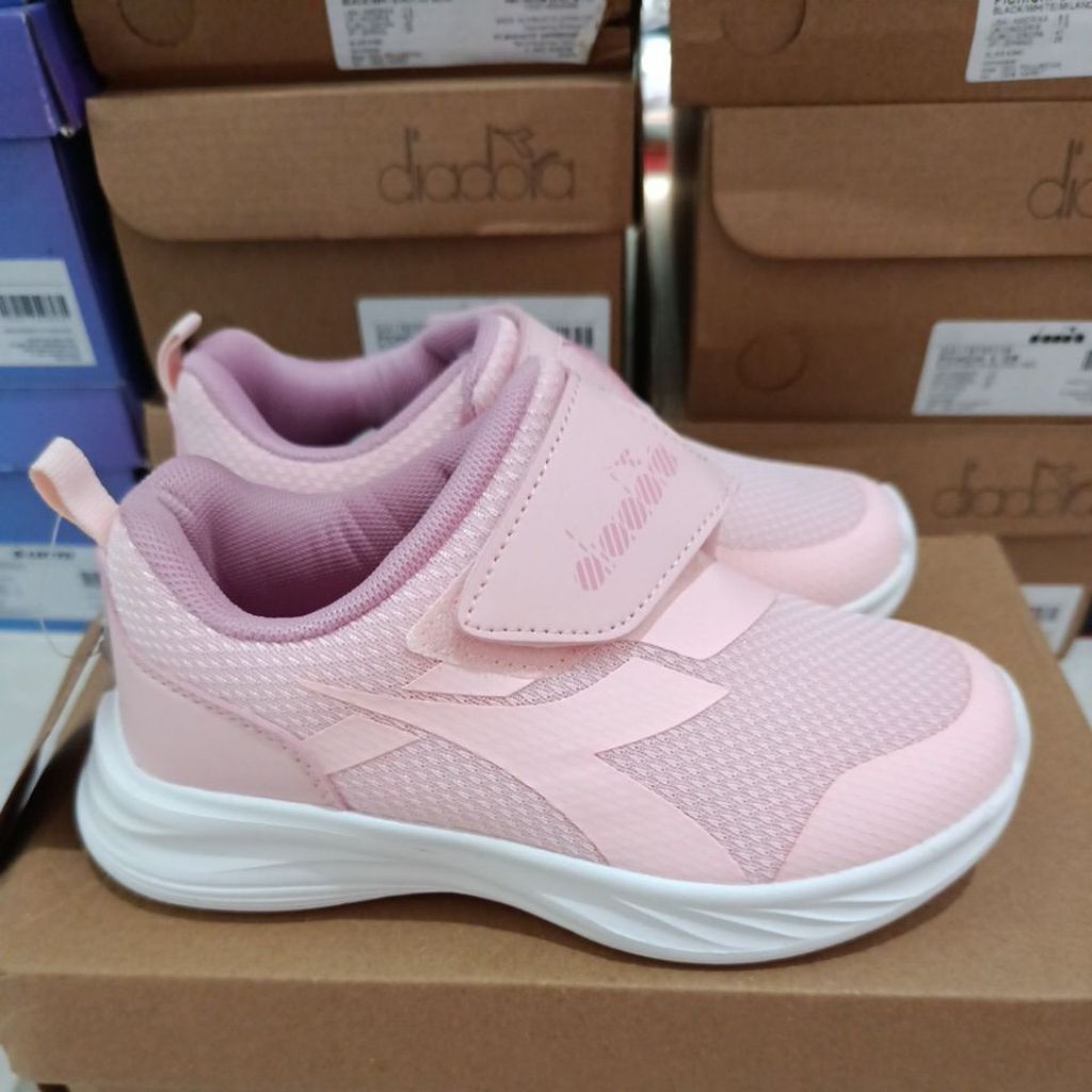 diadora nexus jr
