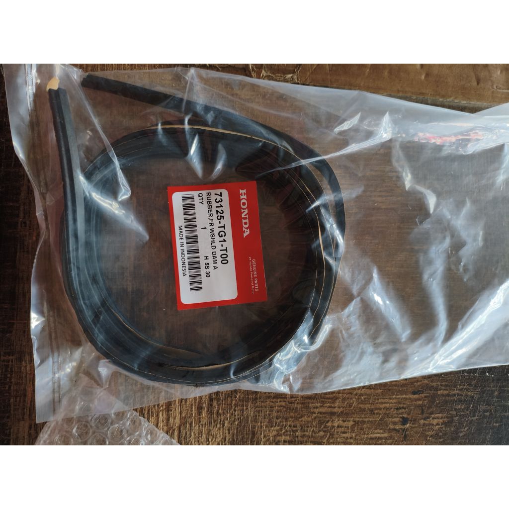 Karet List Lis Kaca Depan Besar Honda Brio 2012 2013 2014 2015 2016 2017 2018 2019 2020 2021 2022 20