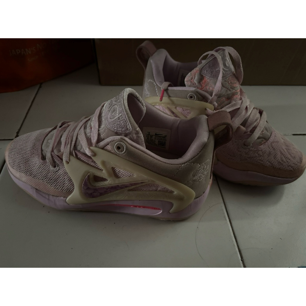 Nike KD 15 Aunt Pearl