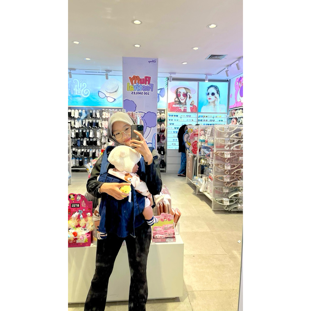 PRELOVED - CUDDLE ME LITE CARRIER