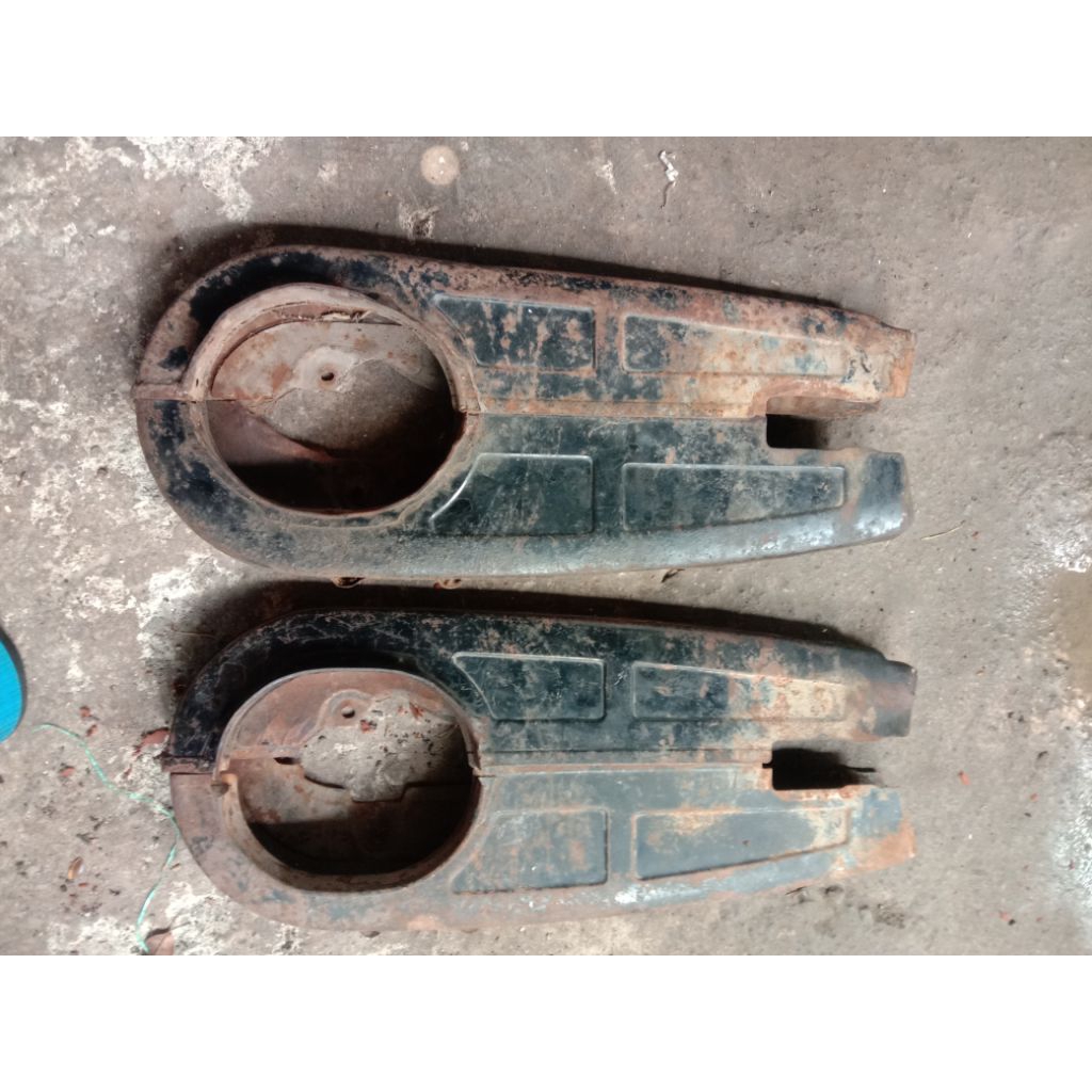 Katengkas tutup rantai belakang honda GL 100 / GL 125 bekas ori
