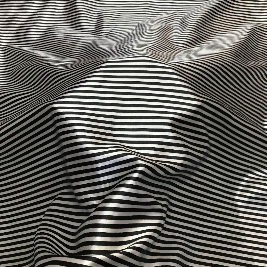 kain satin silk motif salur ~ kain silk motif salur hitam putih ~ kain silk salur halus lembut brw