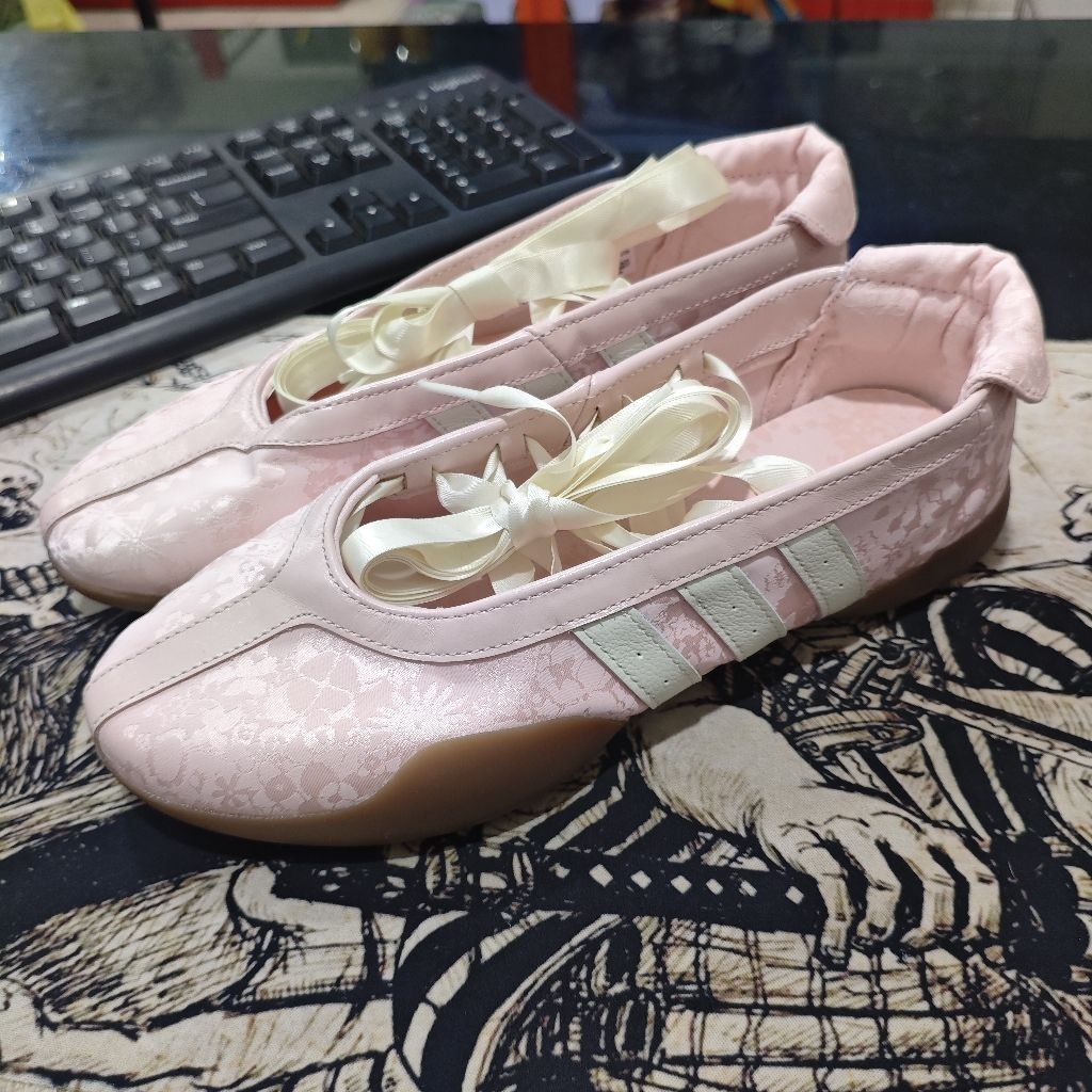 Sepatu Adidas x London Liberty Taekwondo Mei