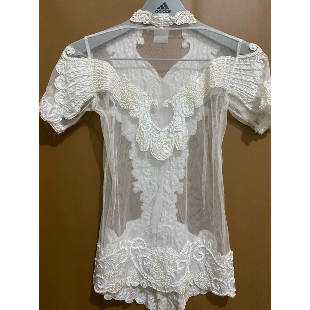 kebaya payet putih