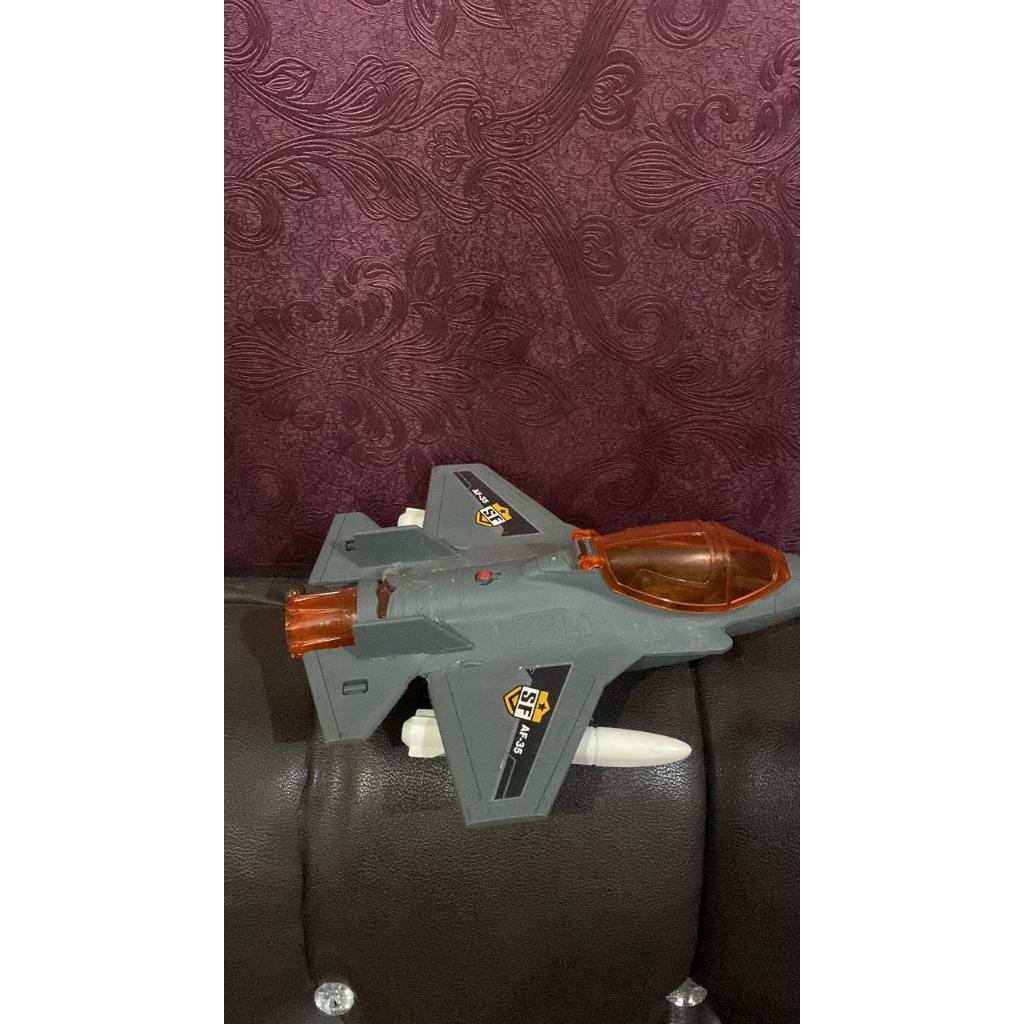 mainan figure pesawat jet chapmei
