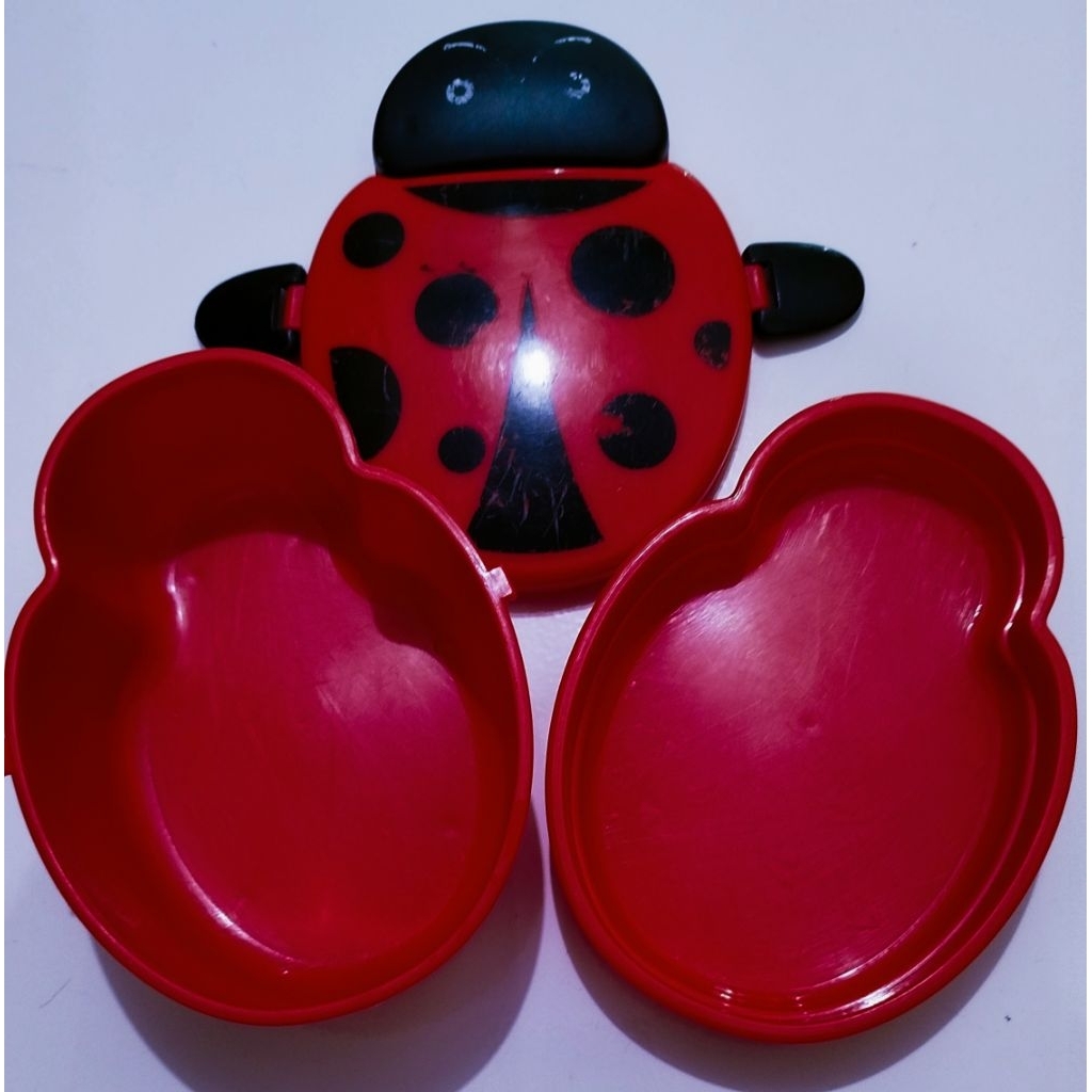 Tempat bekal makan anak TK SD motif lebah