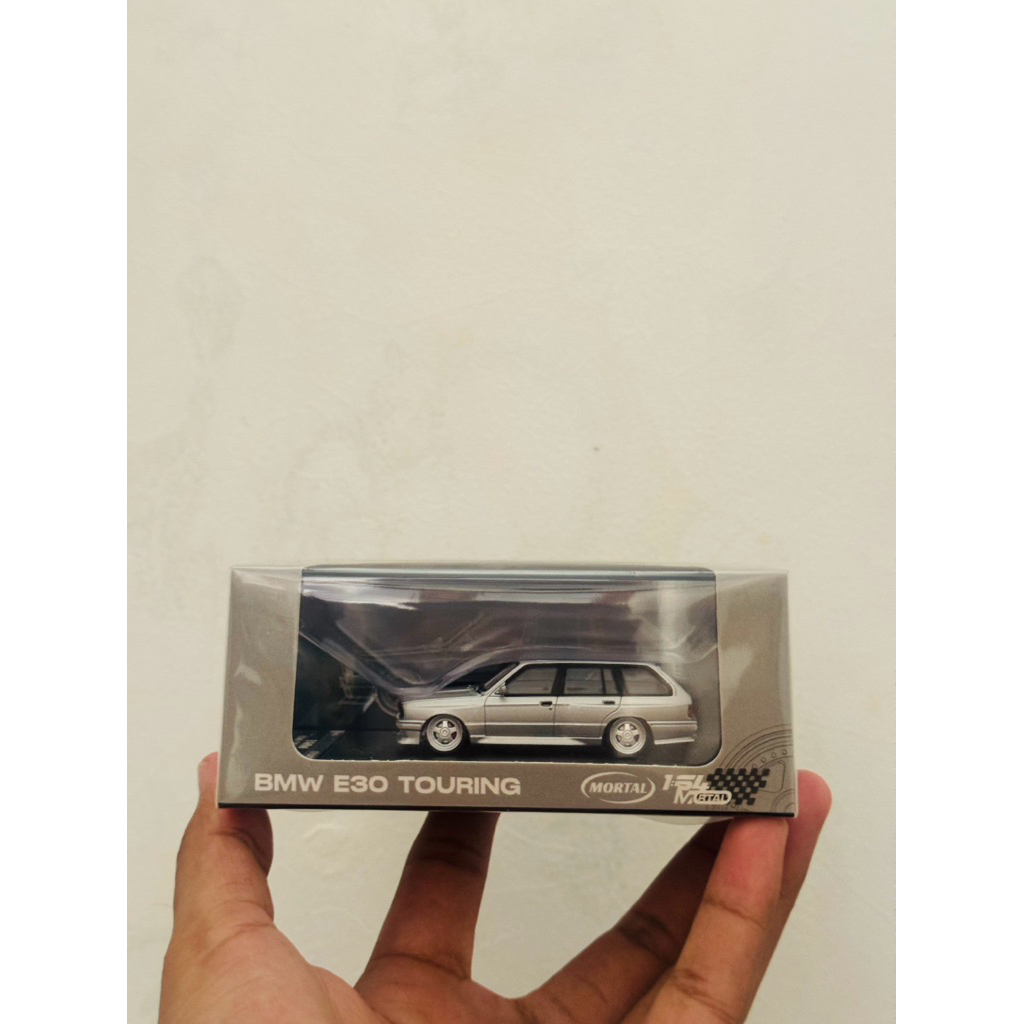 Diecast Mortal BMW E30 Wagon With Bodykit Silver & Putih